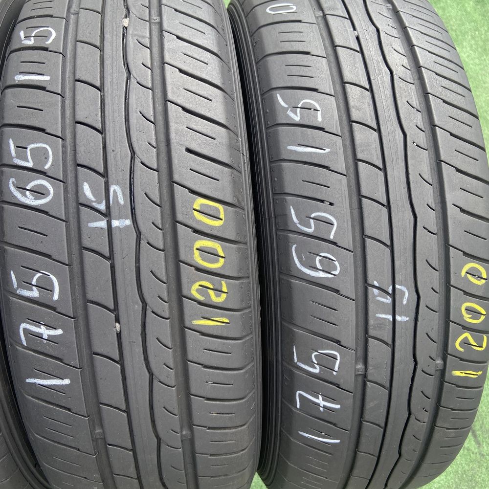 Шини 175/65 r15 Dunlop.