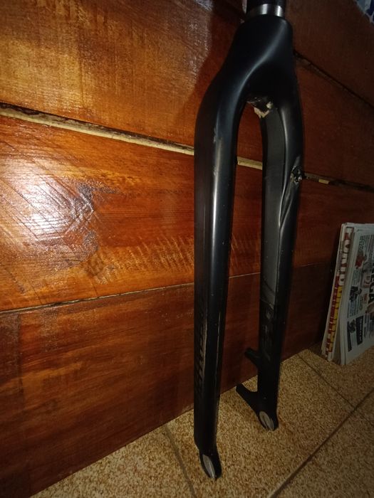 Garfo specialized carbono