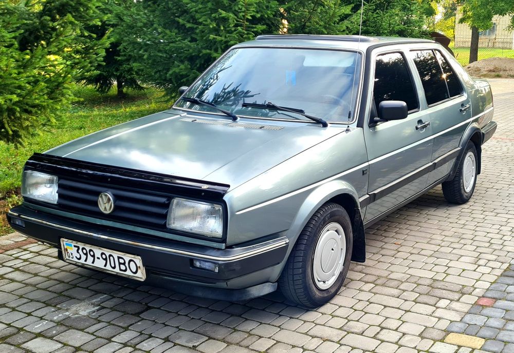 Volkswagen Jetta.  1,6 Бензин. Кпп автомат