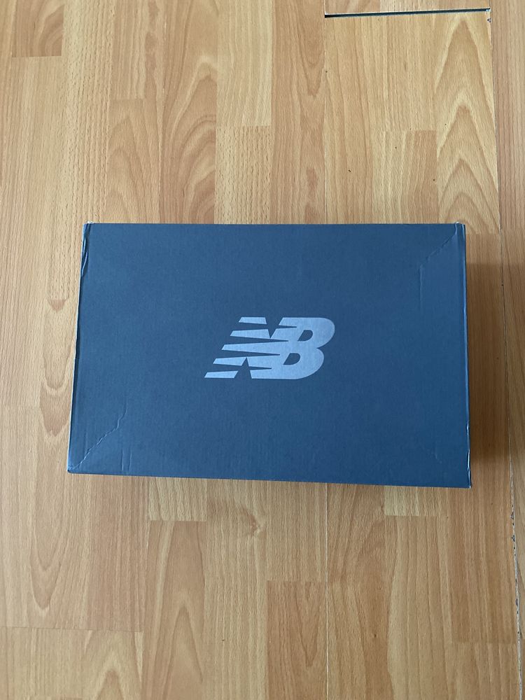 Продам New Balance 610