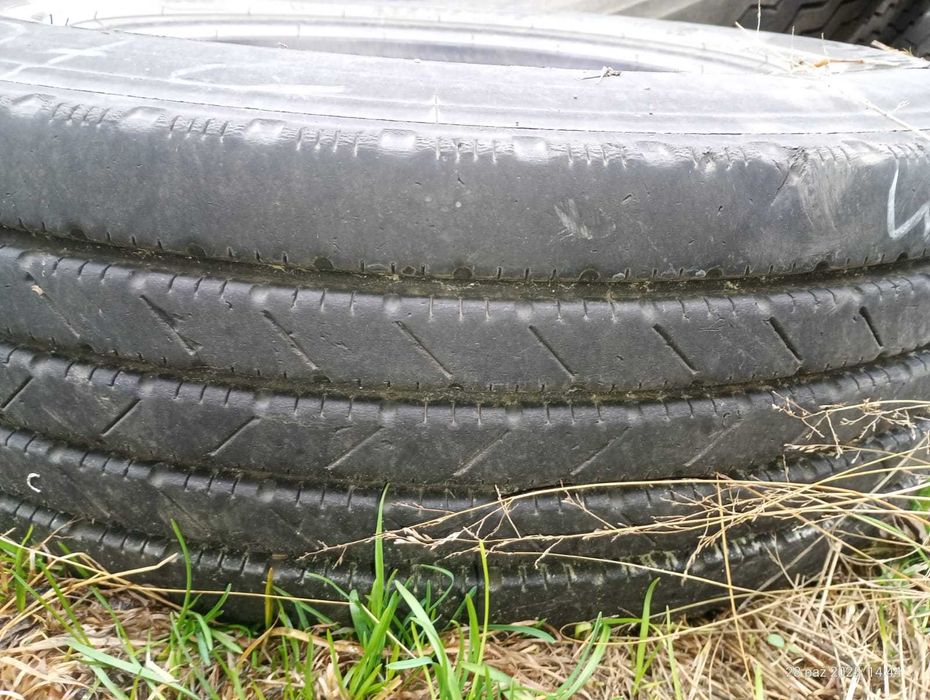 Opony Ciężarowe - 245  235 /17.5  oddam za darmo