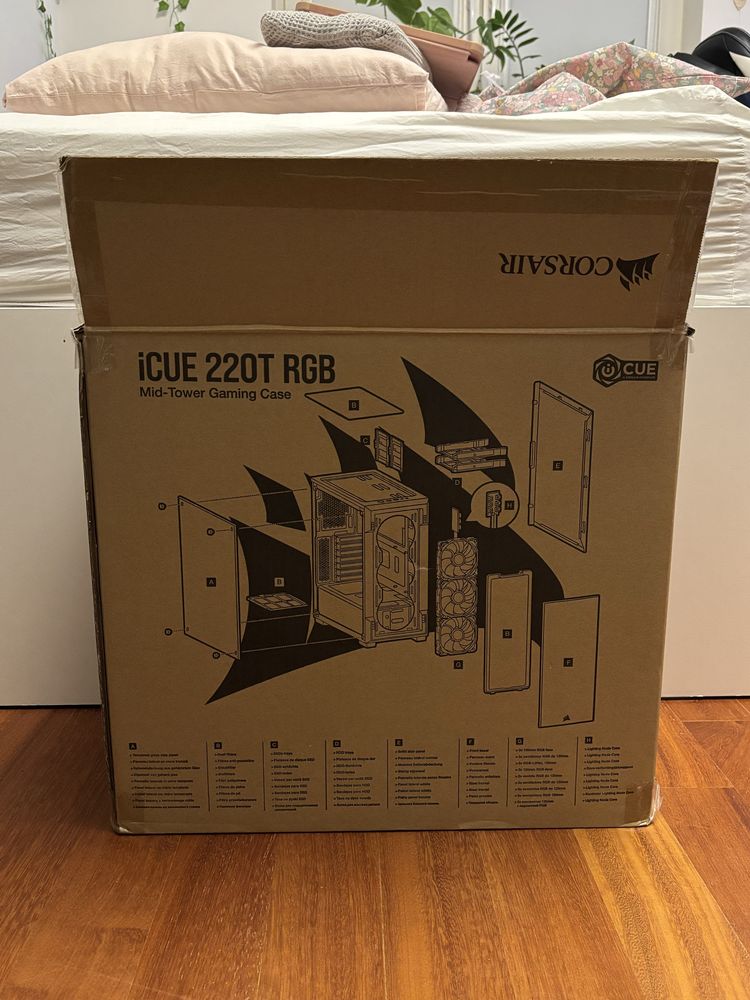 Obudowa Corsair ¡CUE 220T RGB Mid-Tower Gaming Case