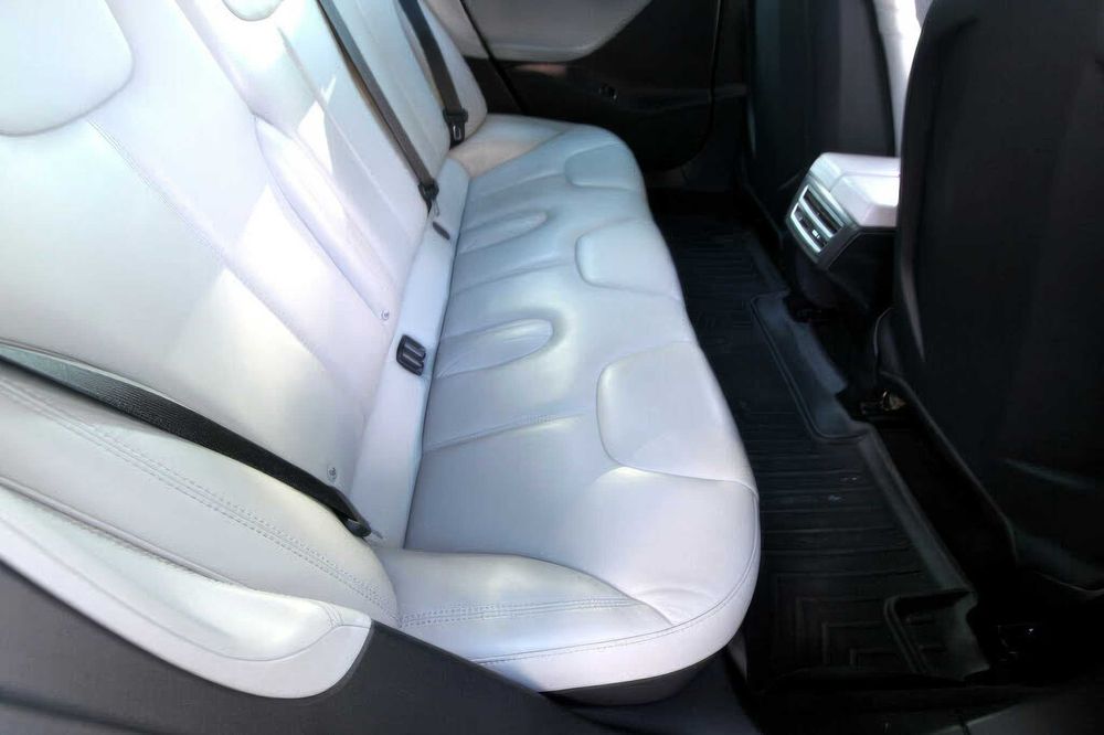 Tesla Model S P90D      2016