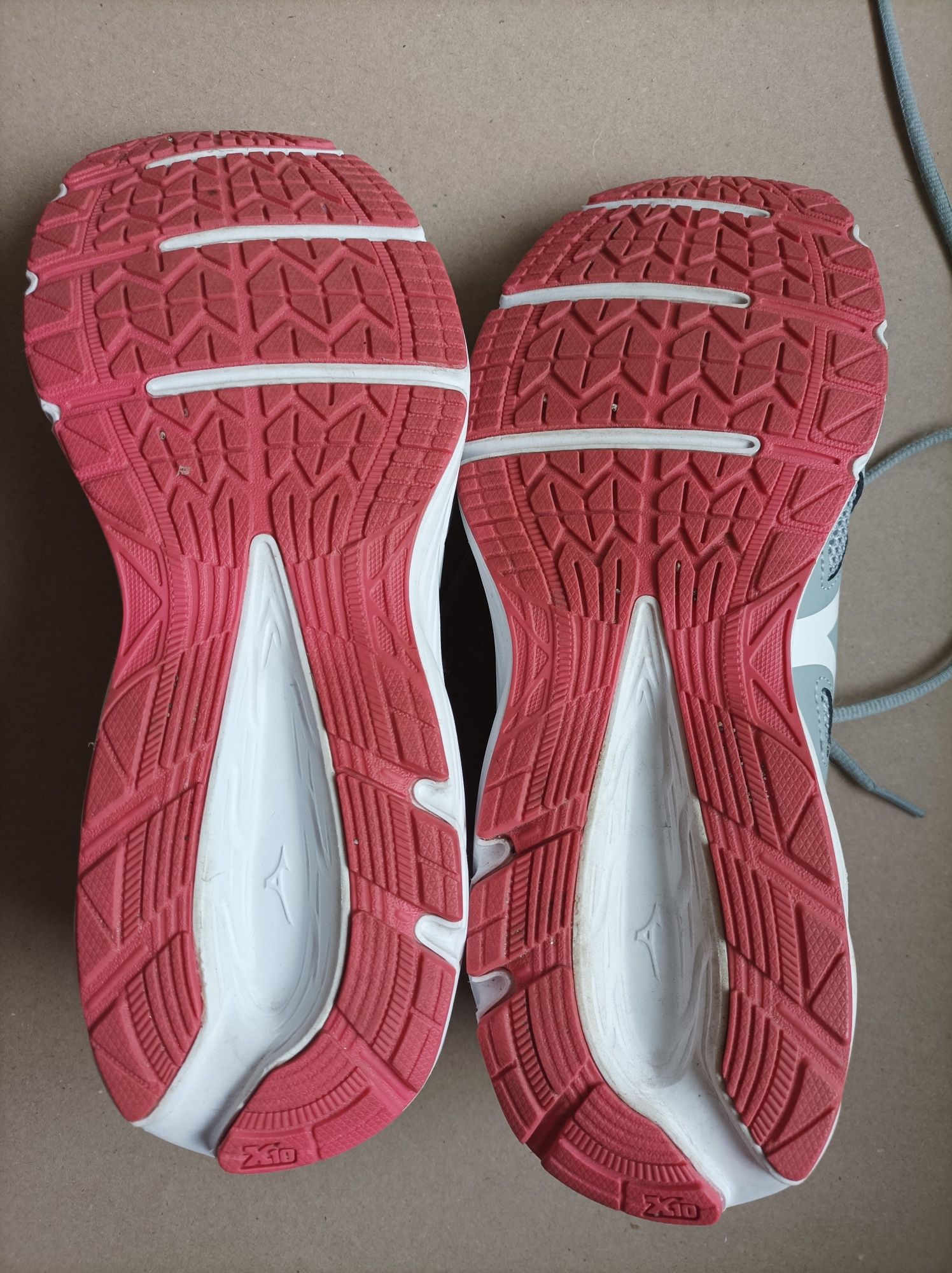26,5cm 40,5 Mizuno buty do biegania
