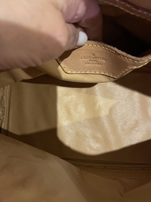 Carteira em pele envernizada rosa .