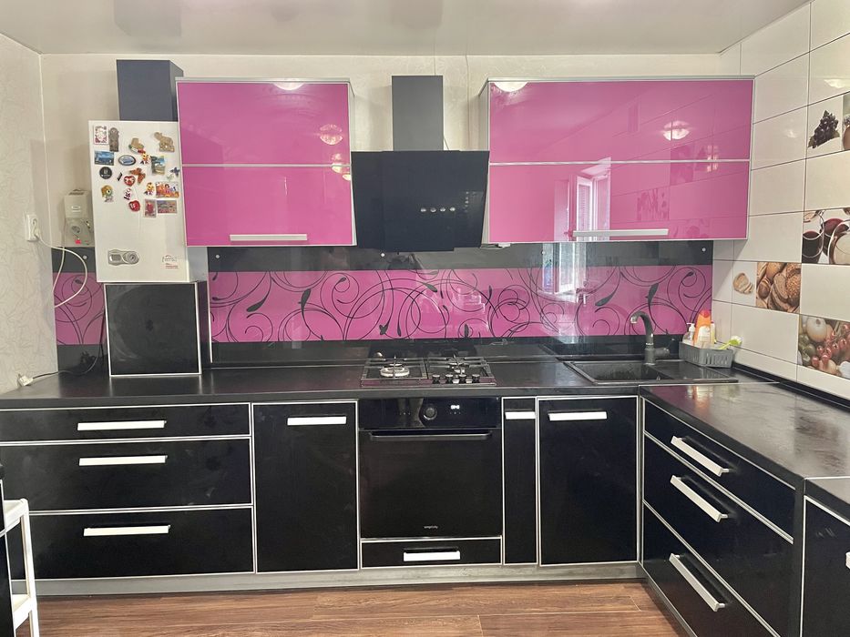 Добротный 2-этажный дом в центре Космоса