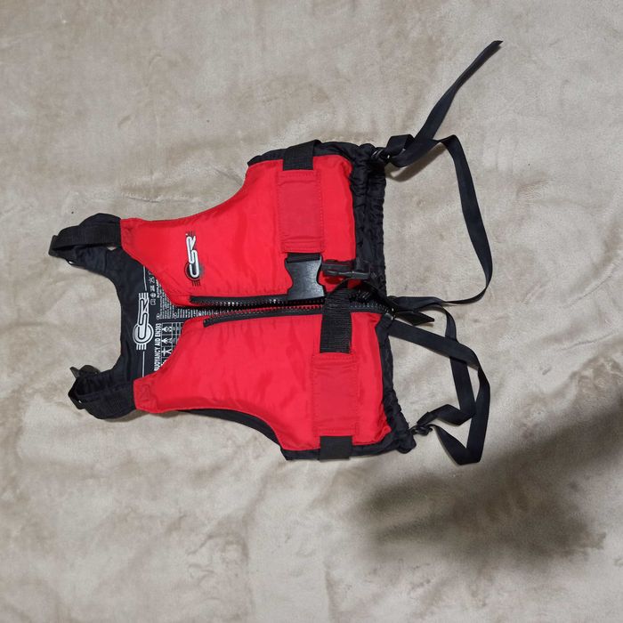 Якісний Рятувальний желет дитячий CSR MK1   30-40 кг. Відмінний стан.