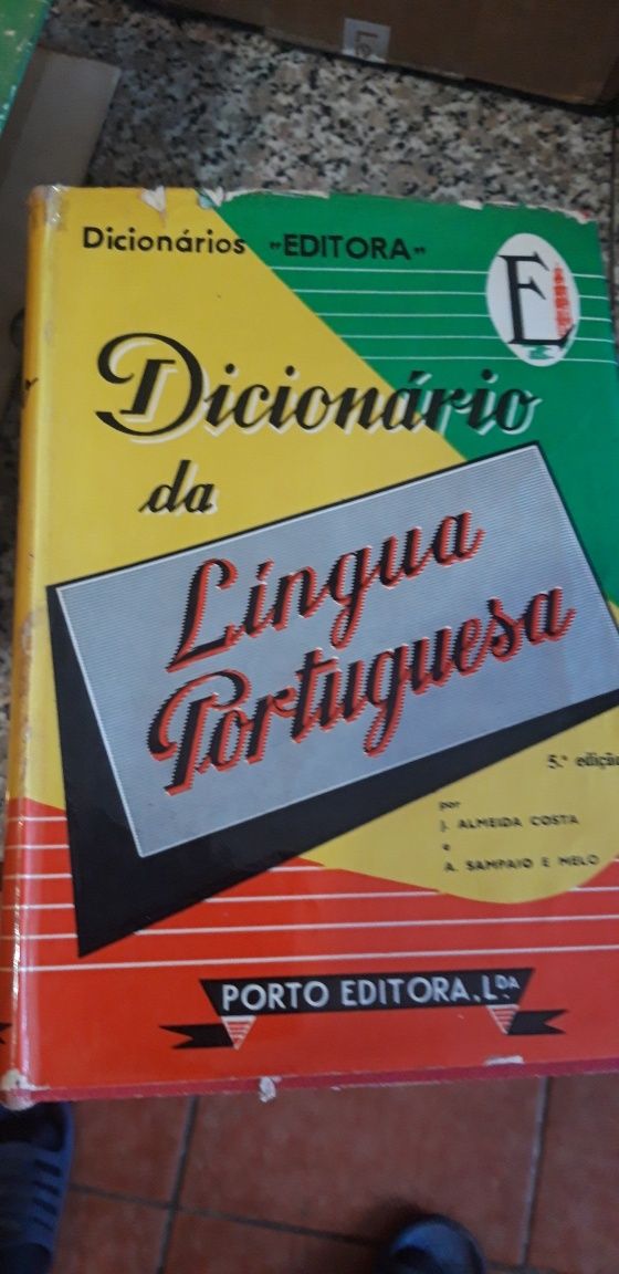 Dicionário de Língua Portuguesa Antigo