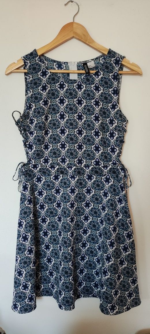 Letnia sukienka ze wzorem H&M 38