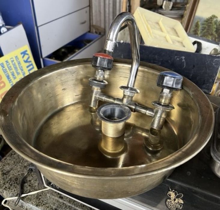 Посуда пароварки кастрюли  гусятница тазики соковыжималки