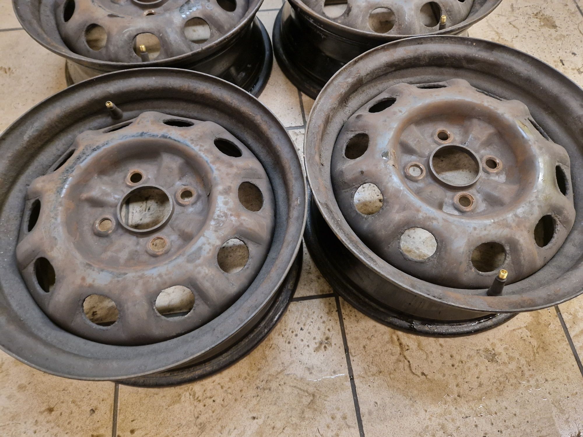 Felgi stalowe 14" 4x100 Nissan Sunny, Almera, 100NX