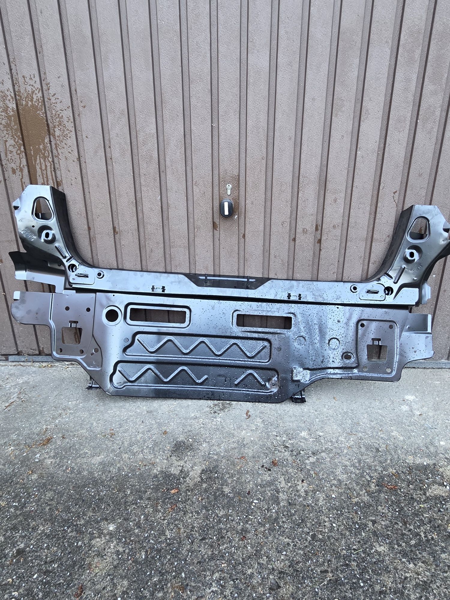 Tylni pas ściana Audi A1 S1 2 ll 82A 82G 18-24 rok