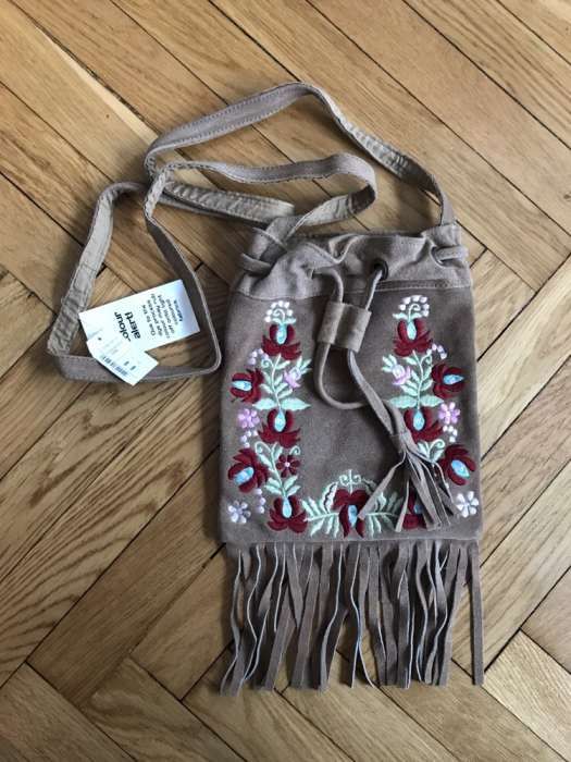 Skórzana torebka mała zawieszka długi pasek indyjska w kwiaty folklor