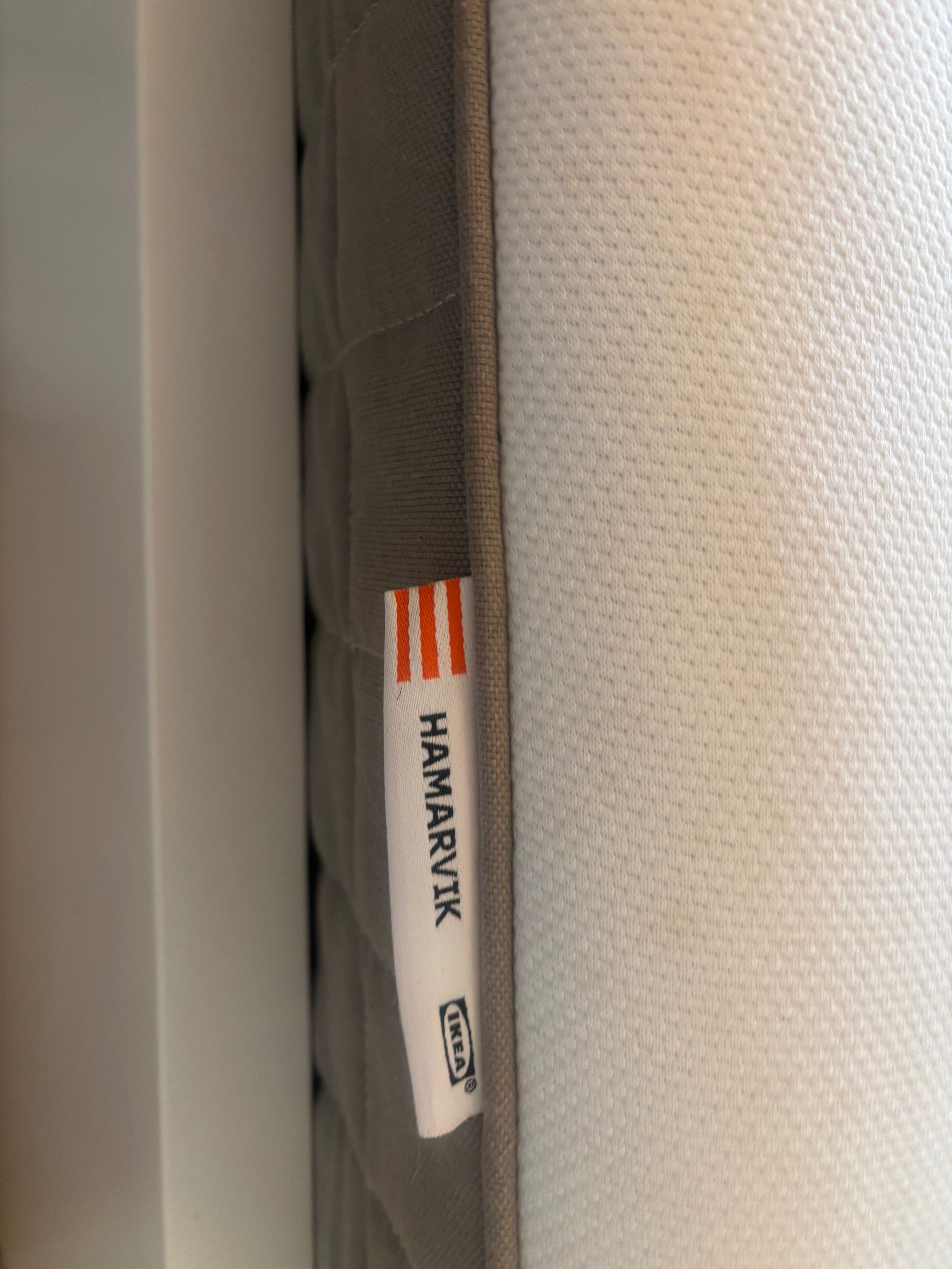 Cama solteira Malm 90x200 com gavetas e colchão