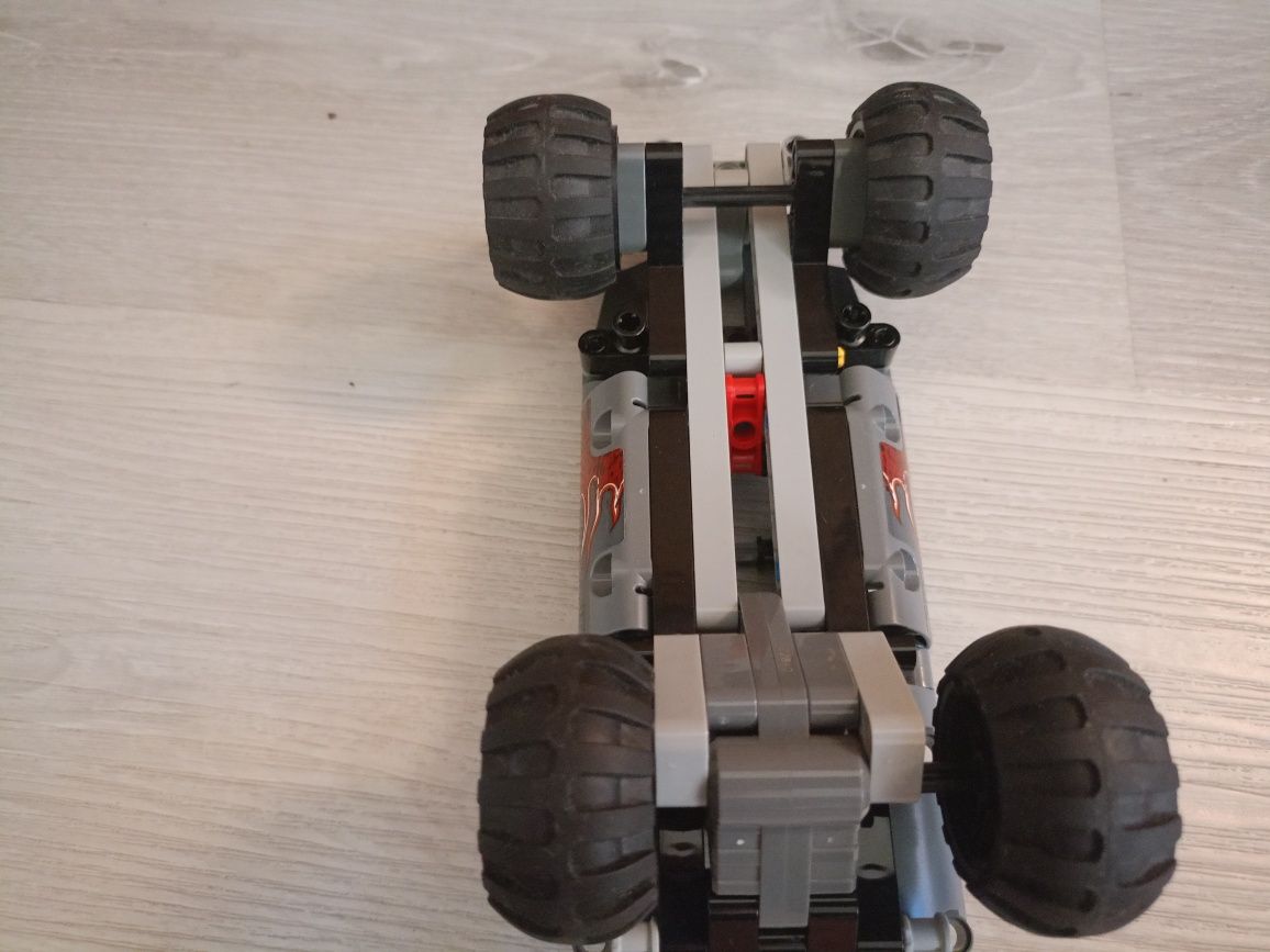 LEGO Technic 42090