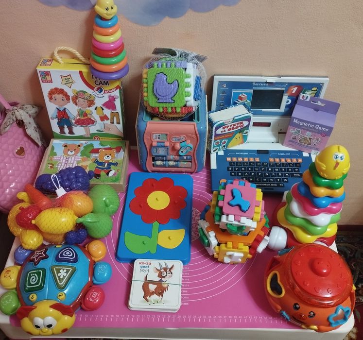 Дитячі настільні ігри: магнітні, пазли, кубики - сортери.