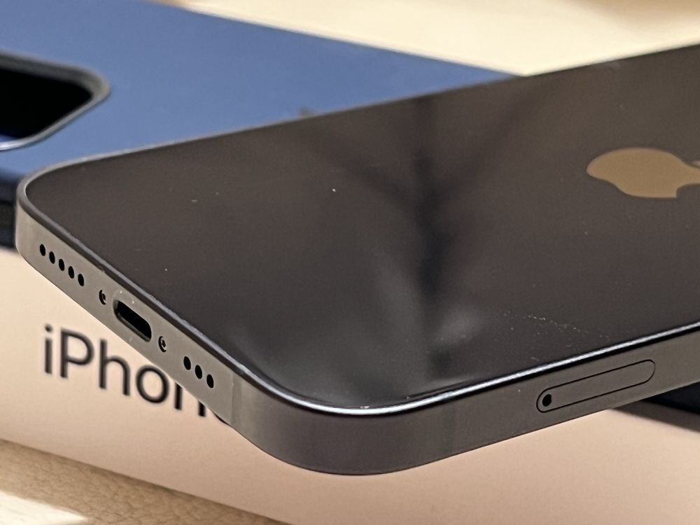 Iphone 12 128 gb.  (Акб 100%).