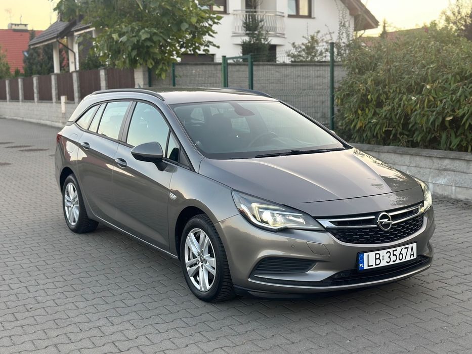 Opel Astra 2016.