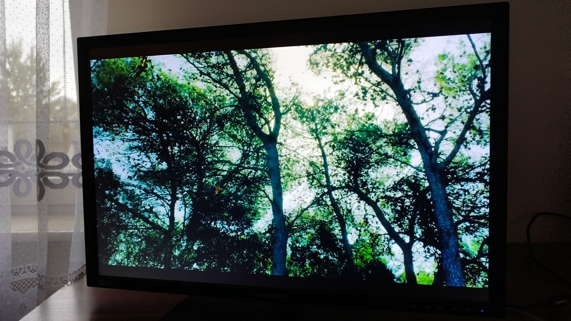 Bardzo Duży Monitor LED Samsung S24E650DW na PIVOT D-SUB DVI Czarny