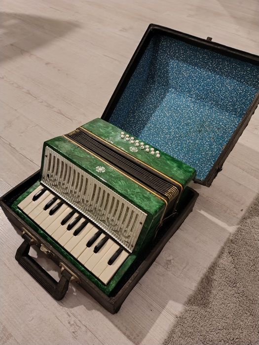 Akordeon mały Rosyjski zabytkowy