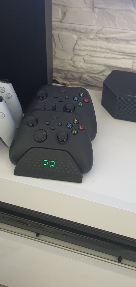 Konsola Xbox Series X 3Tb + 2 Pady IDEALNY STAN Gwarancja