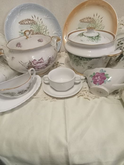 Супницы, салатник, чайник, сахарницы, чашки