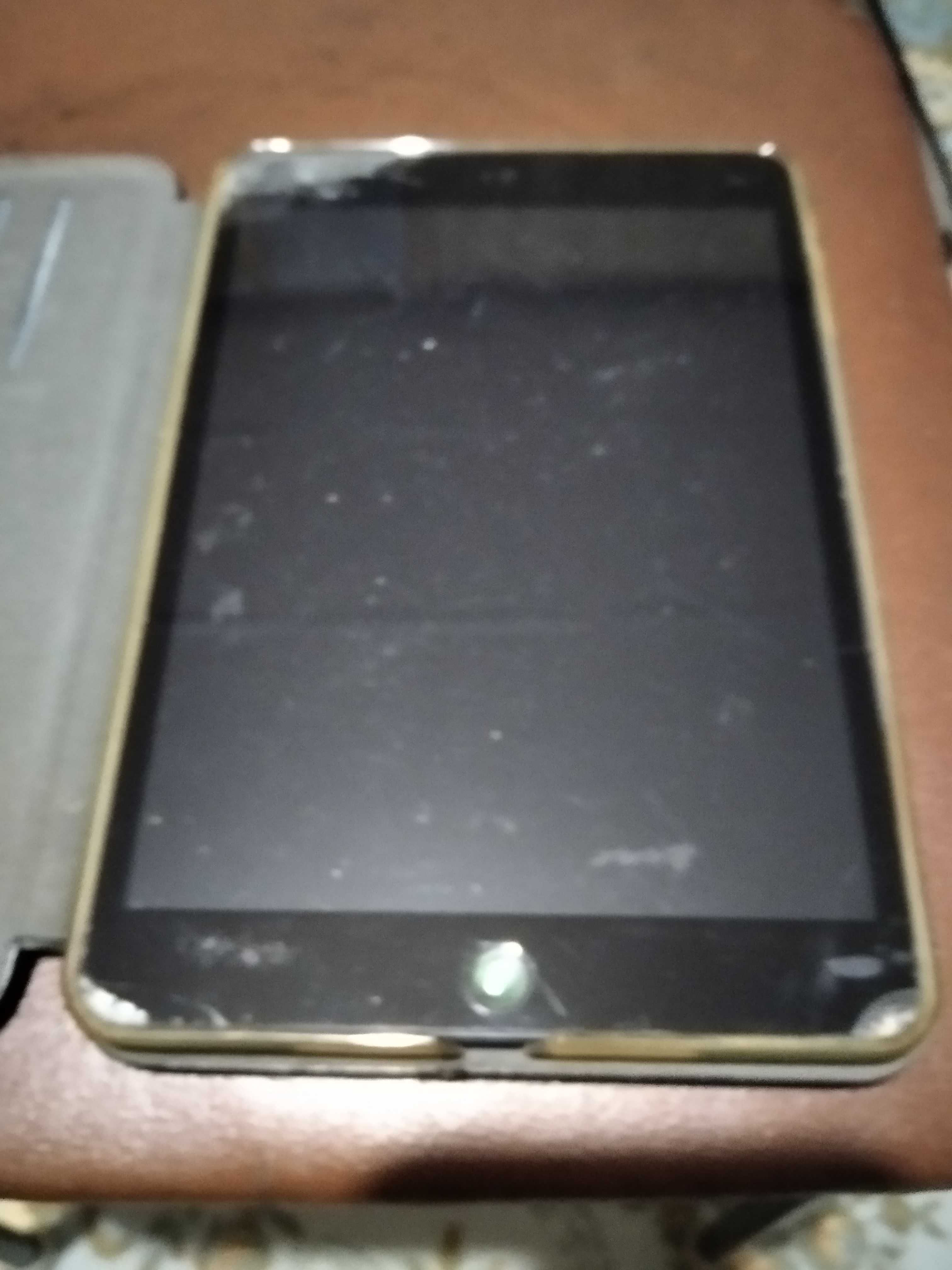 Продаю планшет iPad mini