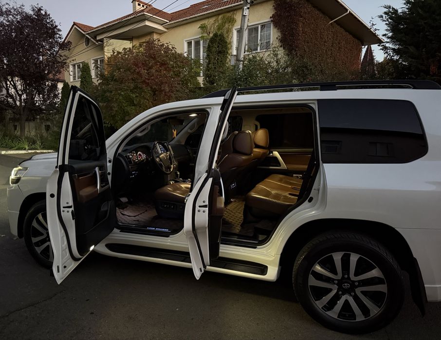 Toyota Land Cruiser 200 2016 v8 diеsel