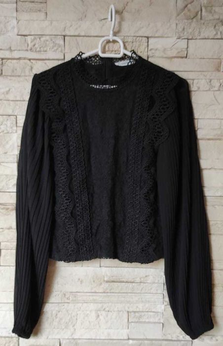 Piękna koronkowa czarna bluzka Reserved
