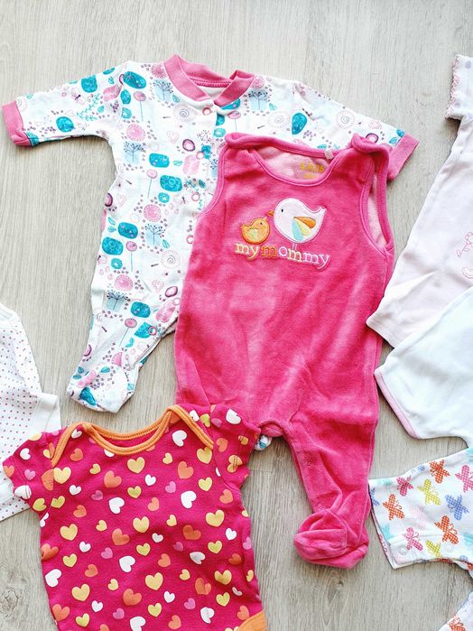 Zestaw ubranek wyprawka dla dziewczynki 0-3 miesiące rozmiary 56-62 cm