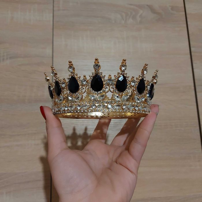 Продам корону для торту