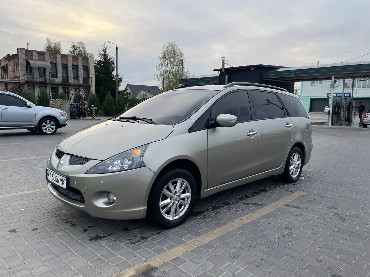 mitsubishi Grandis