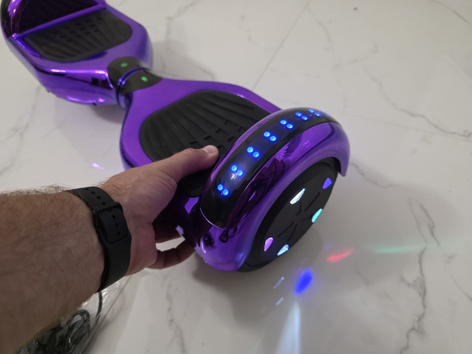 Elektryczna deskorolka 6,5" z LED i Bluetooth FIOLETOWA