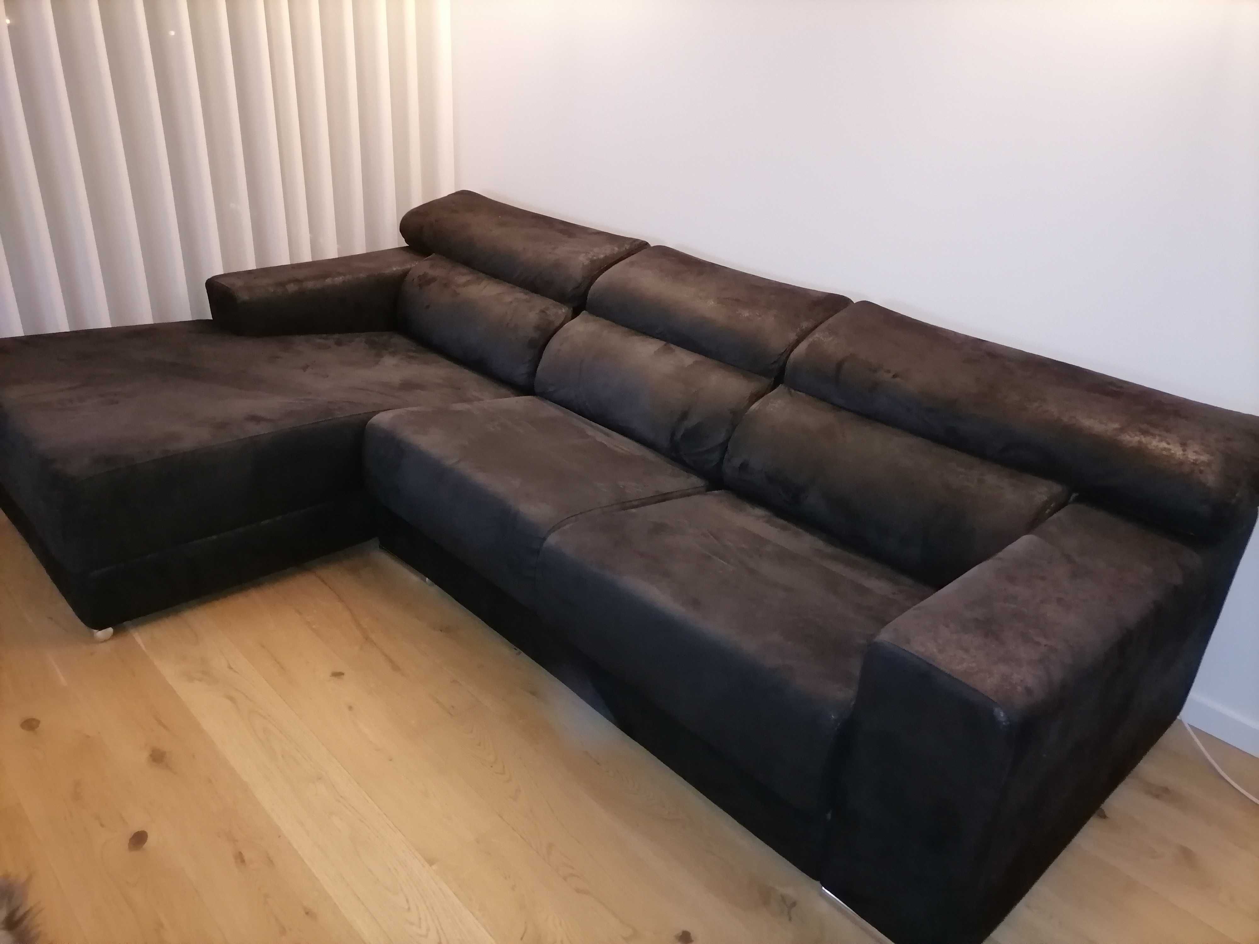 Sofá com chaise longue