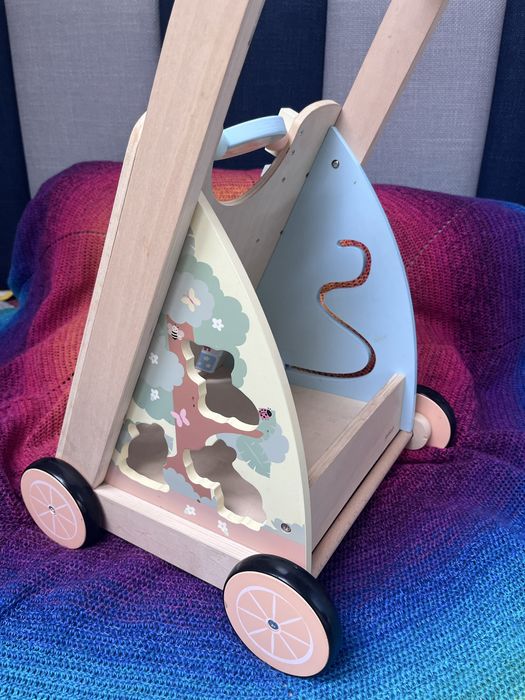 Drewniany pchacz / chodzik dla dziecka Joueco