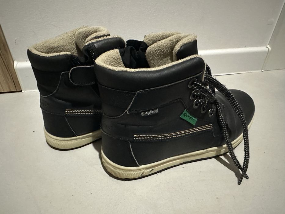 Kozaki jesienno-zimowe Kickers dla chłopca, roz 35, wodoodporne.