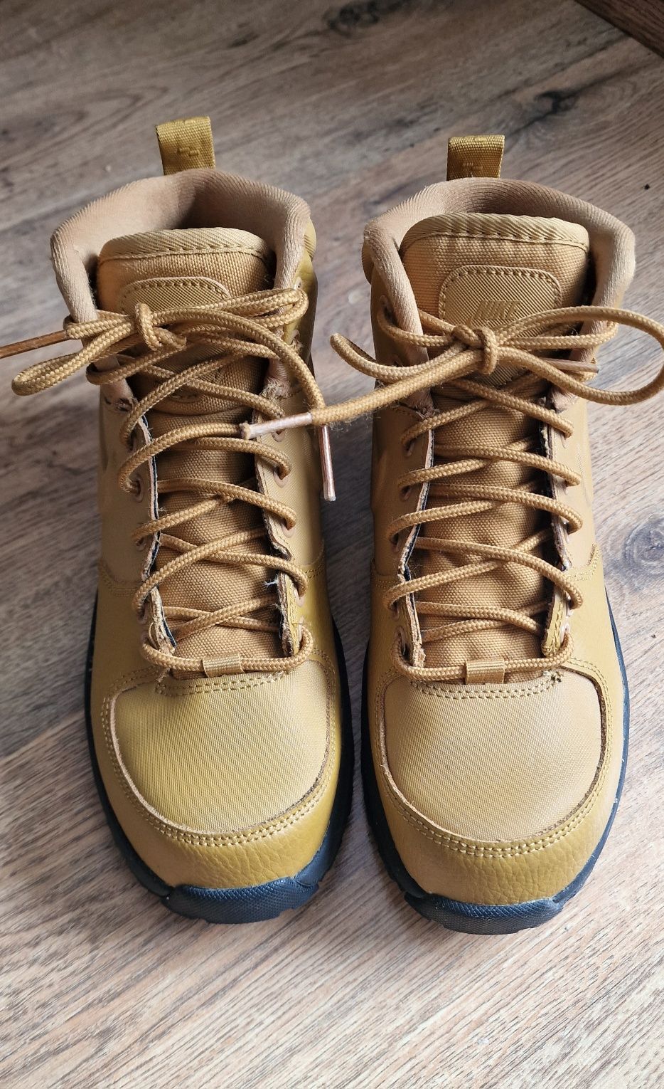 Trapery skórzane Nike Manoa r. 35.5 camel unisex