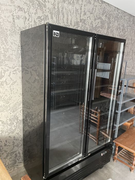 Expositora de frio preta grande