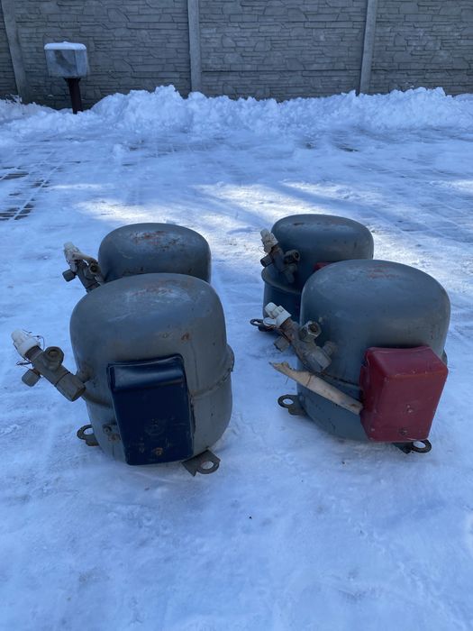 Компрессор на холодильник советский