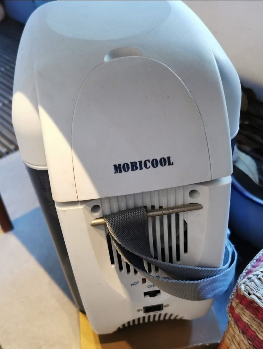 Mobicool, com cabos de ligação