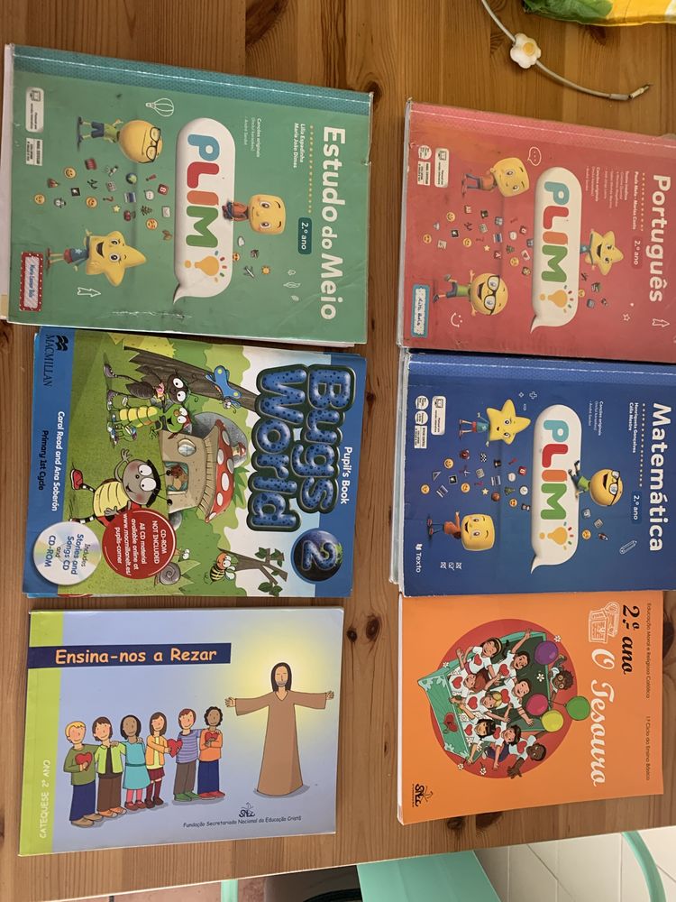 Livros escolares 2 ano