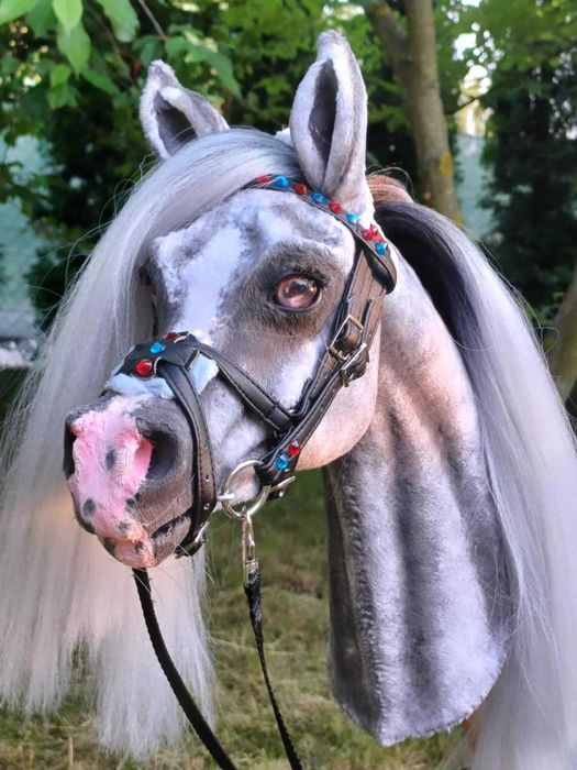 Realistyczny koń arabski Hobby Horse + sprzęt realistyk siwy
