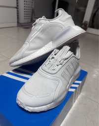 Adidas com refletor