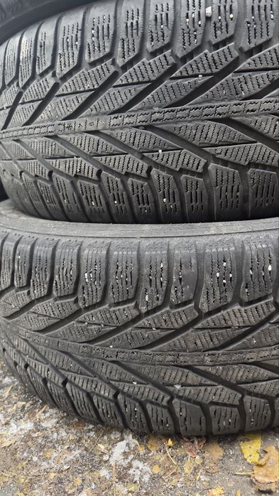 255/60/18 Nokian