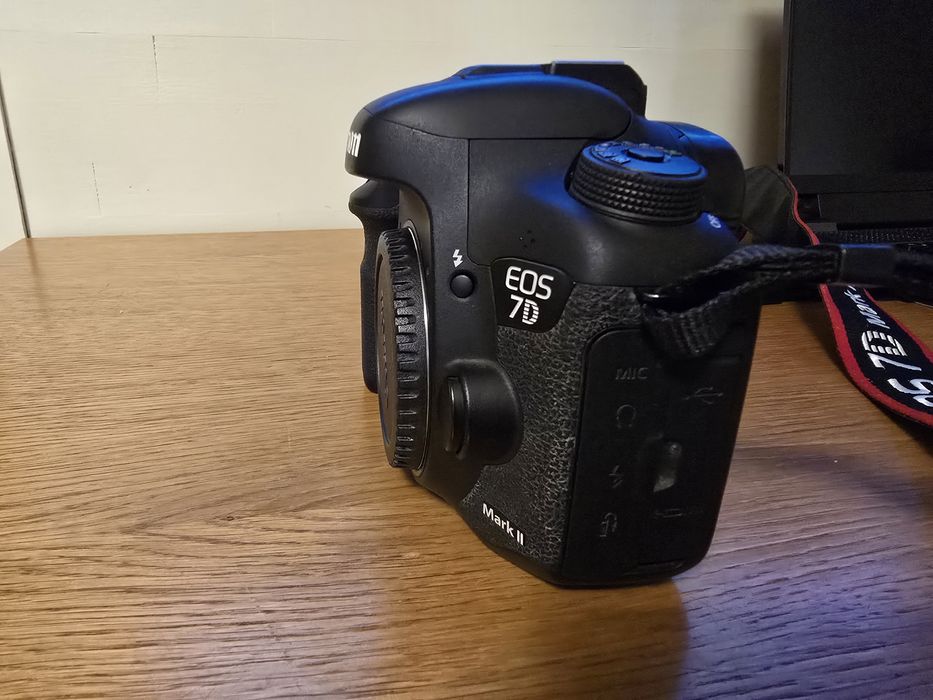 Canon Eos 7d mark II.Body.