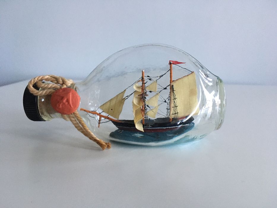 Statek w szklanej butelce