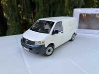 Model VW T5 1:18 Norev BUS biały / Volkswagen Transporter