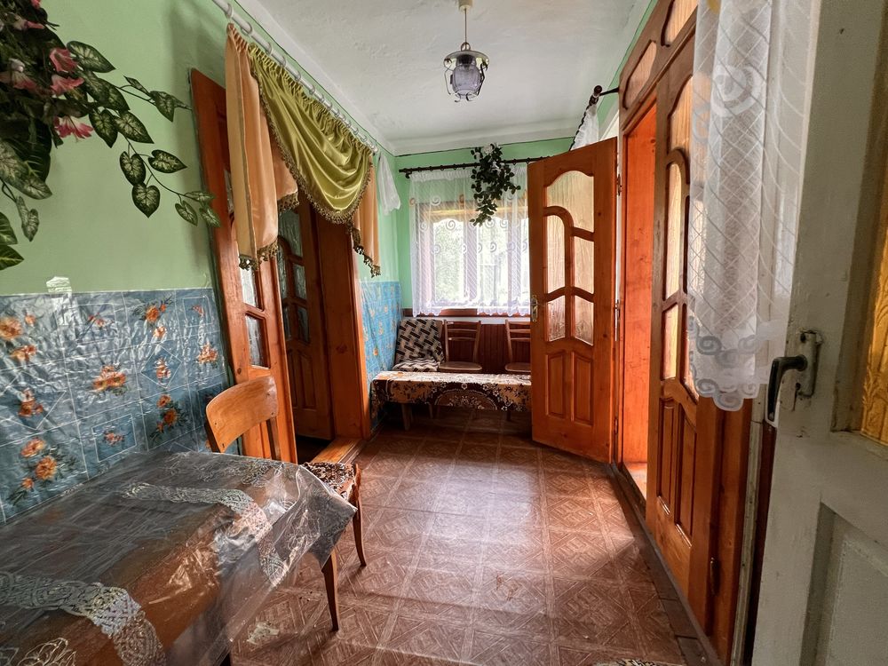Продається будинок у Голятині в горах