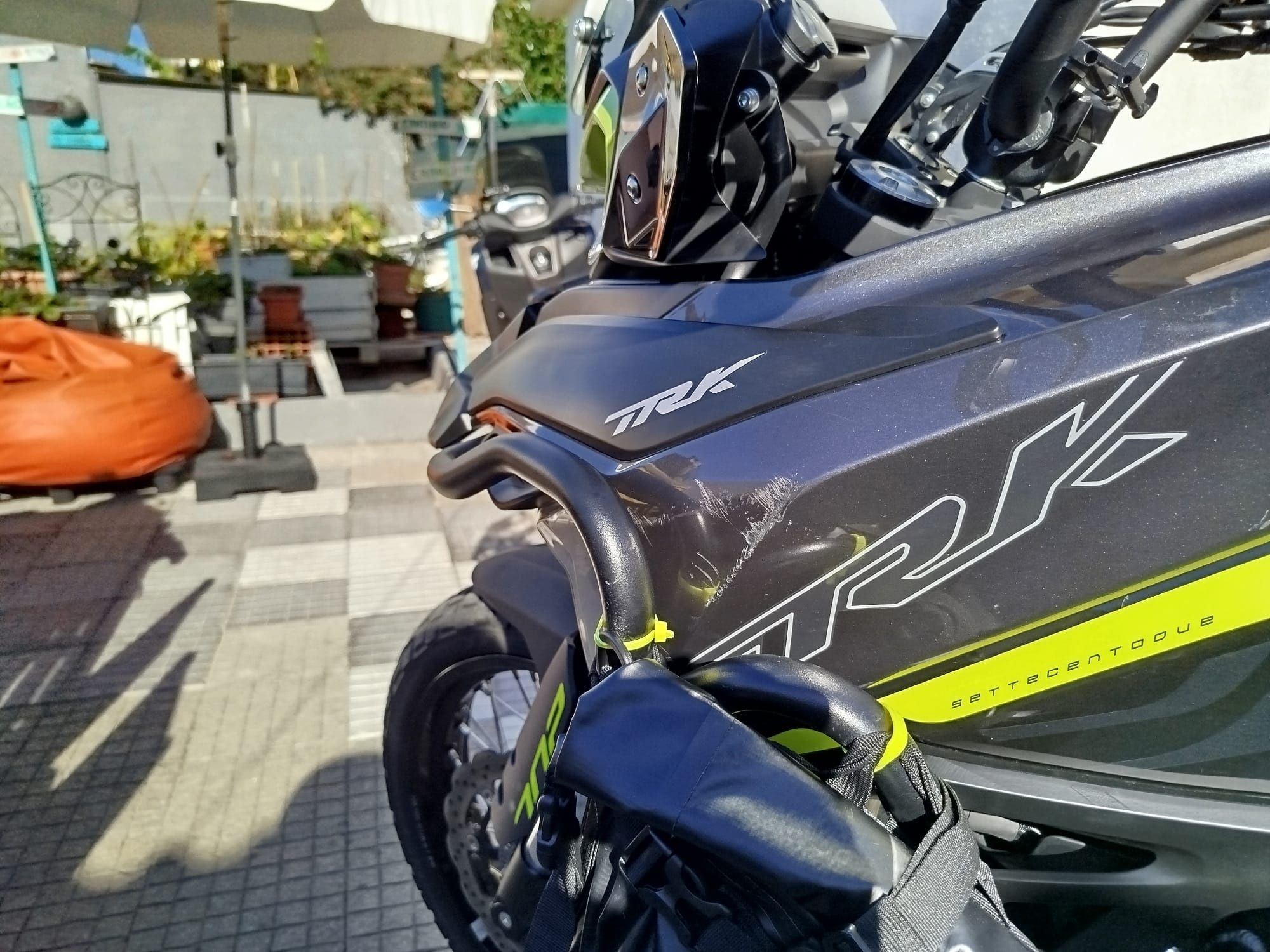 Vendo Benelli Trk702X