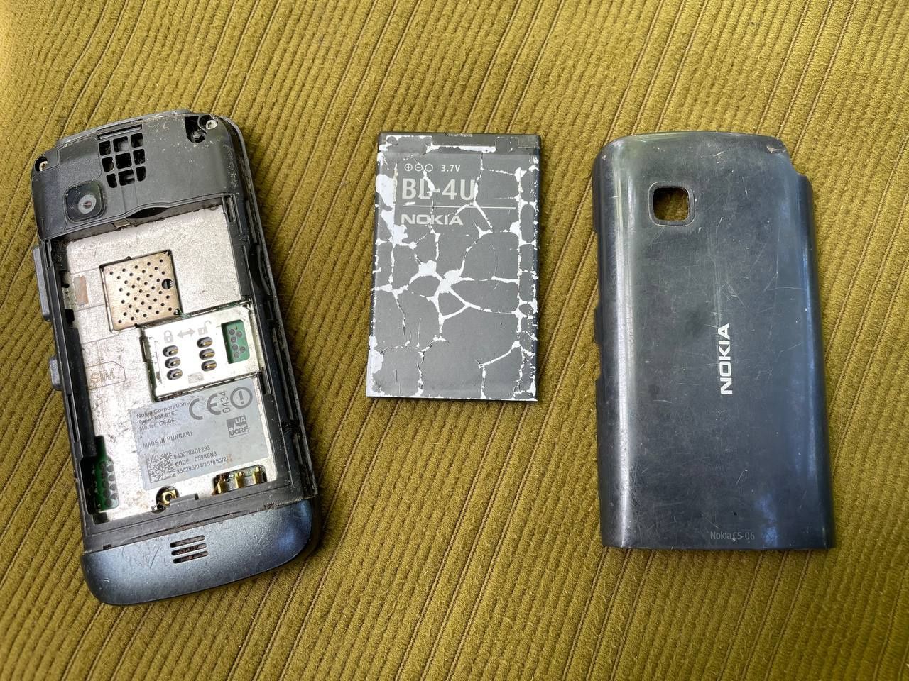 Nokia C5-03 продам